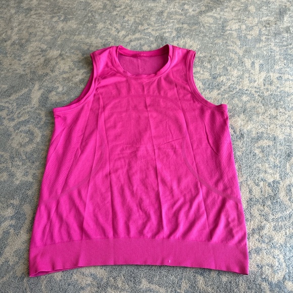 Lululemon tank - Picture 1 of 3